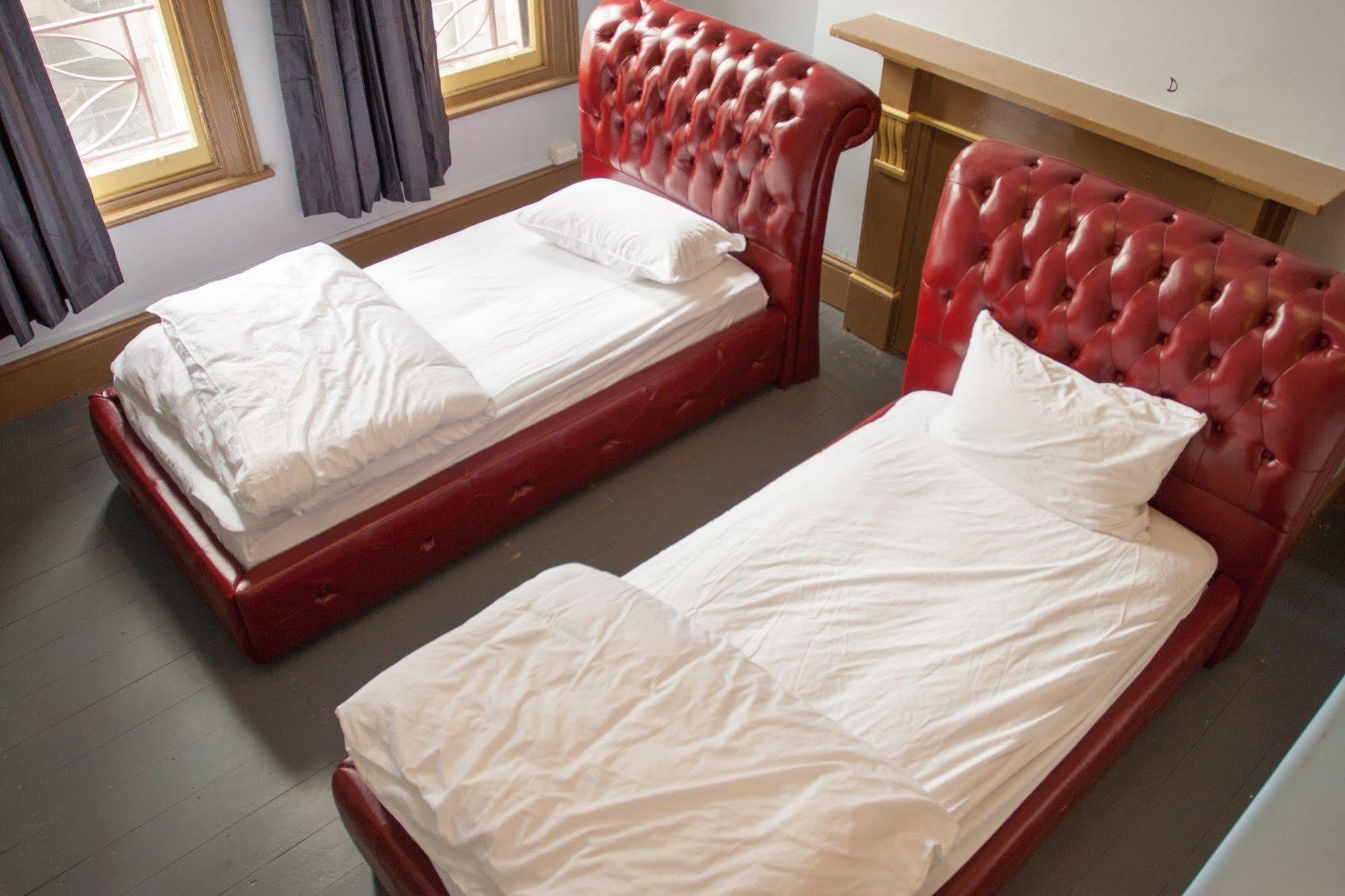 Backpackers Imperial Hotel Hobart Bagian luar foto
