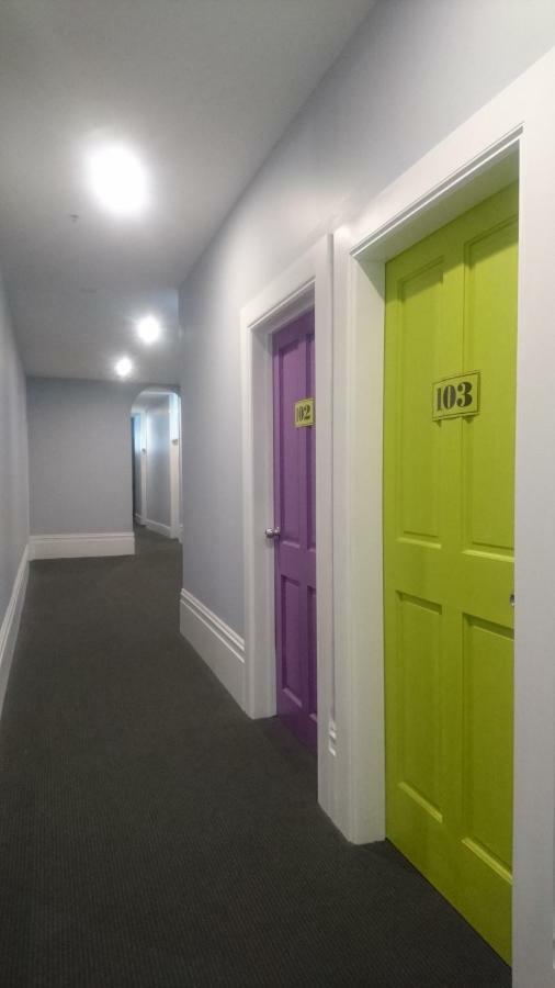 Backpackers Imperial Hotel Hobart Bagian luar foto
