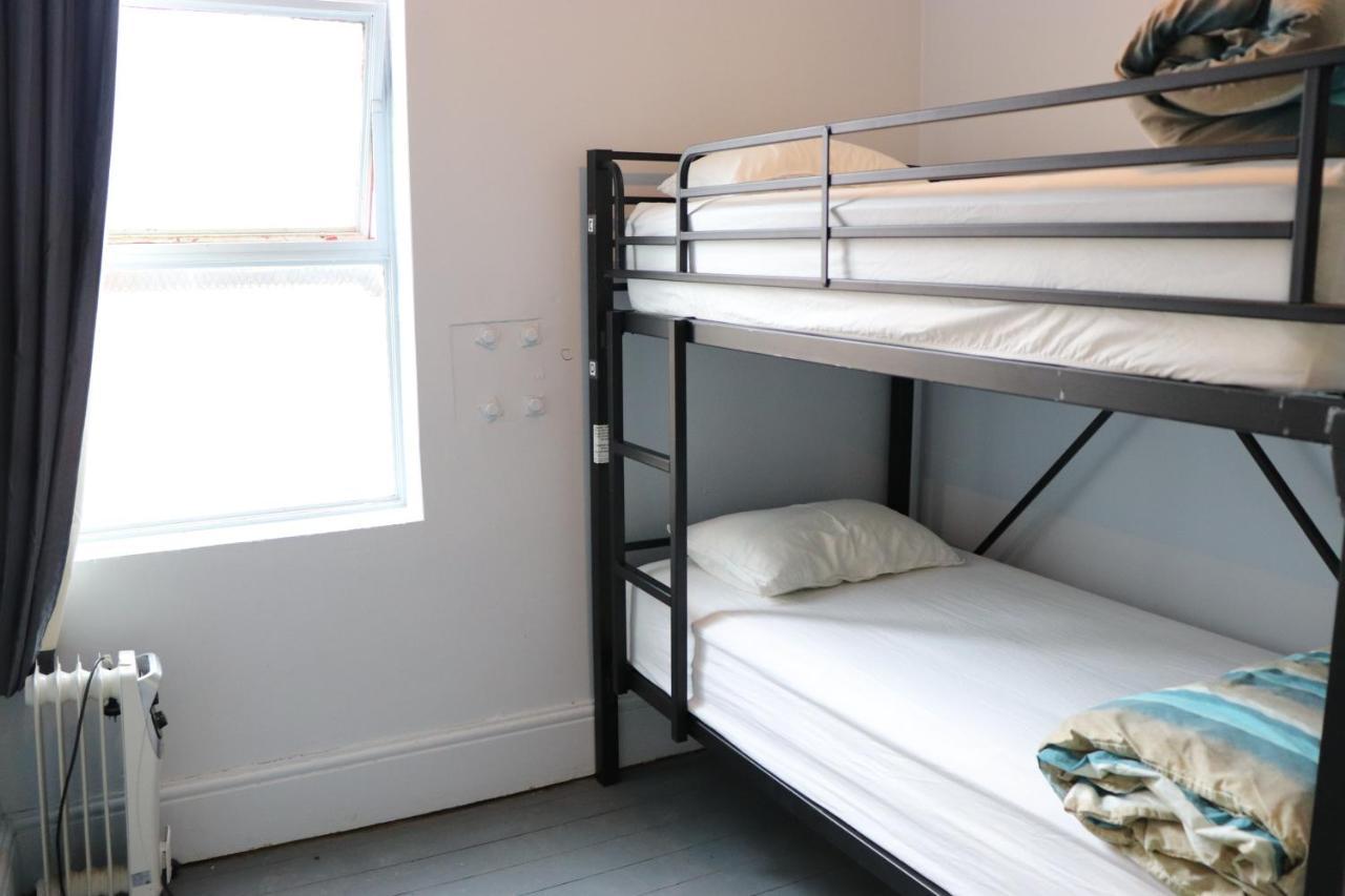 Backpackers Imperial Hotel Hobart Bagian luar foto