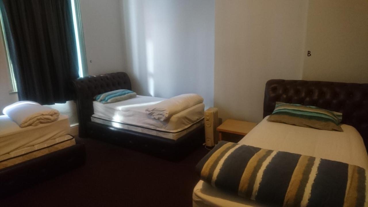 Backpackers Imperial Hotel Hobart Bagian luar foto