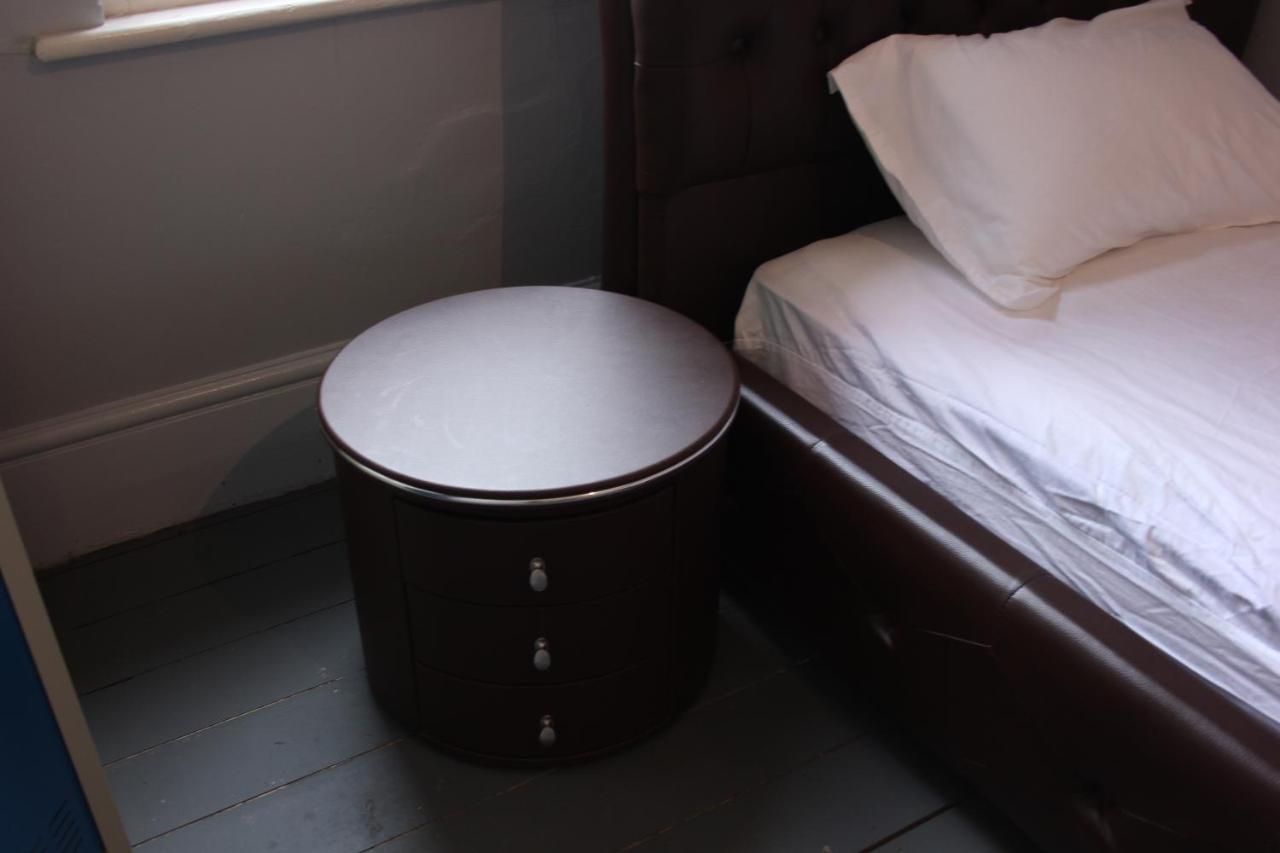 Backpackers Imperial Hotel Hobart Bagian luar foto