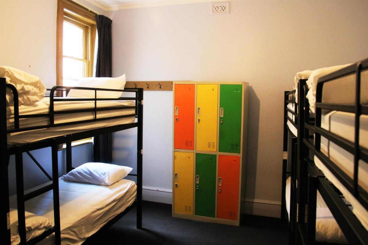 Backpackers Imperial Hotel Hobart Bagian luar foto